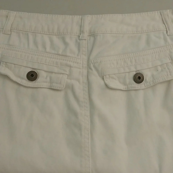 ROZ & ALI BUTTON FRONT, KNEE LENGTH, STRETCH DENIM SKIRT - Picture 8 of 9